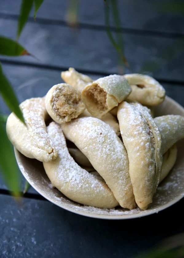 Almond Gazelle Horns (Corne de Gazelle)